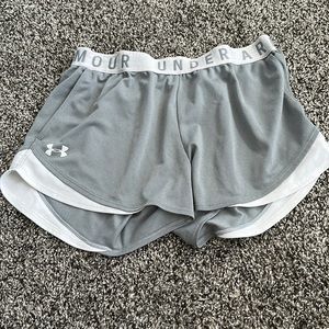 Women’s Under Armour Shorts Size M